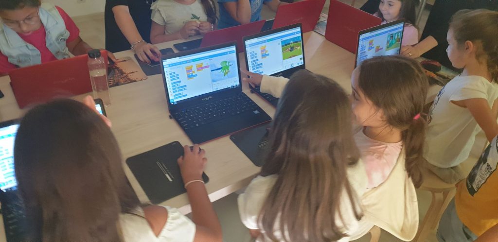 IOTESA Kids ofera o lectie demonstrativa de programare pentru copii la sediul colegilor nostri de la Das Kindernest Afterschool Giroc 4