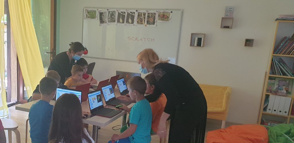 IOTESA Kids ofera o lectie demonstrativa de programare pentru copii la sediul colegilor nostri de la Das Kindernest Afterschool Giroc 6