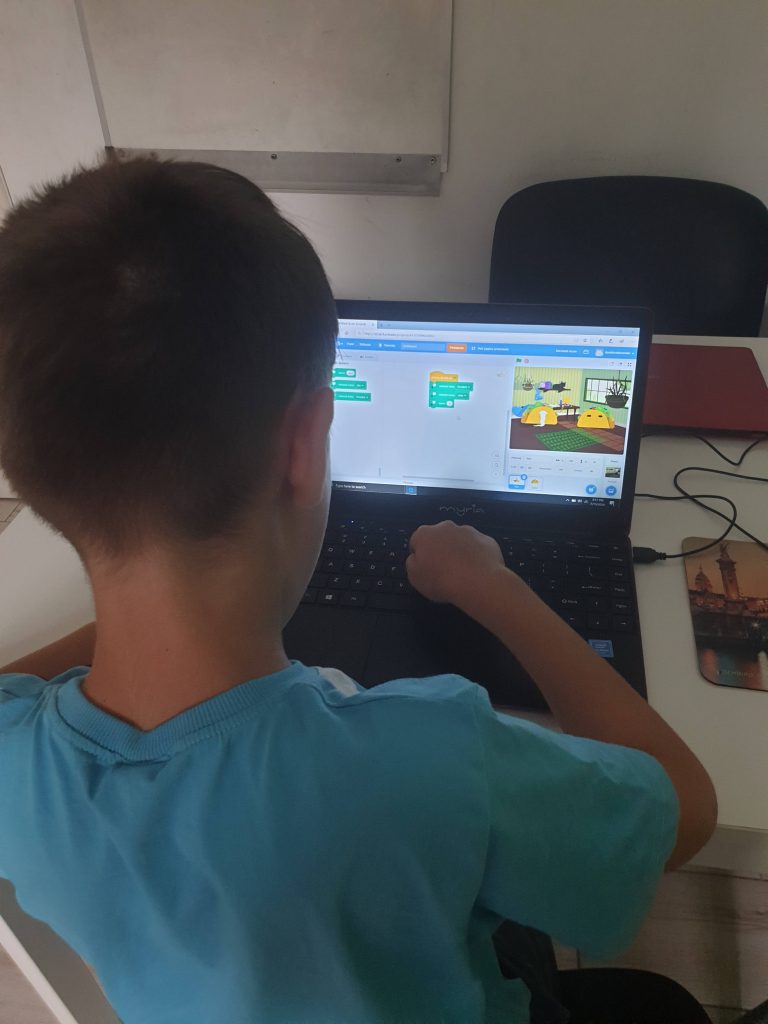 Curs de programare pentru copii de IOTESA Kids la After School Adventures Timișoara - săptămâna poveștilor 3