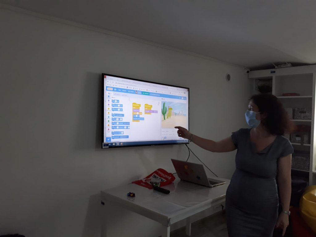Lecția demonstrativă de programare pentru copii organizată de Iotesa Kids la Exploratorii Cunoașterii din Timișoara