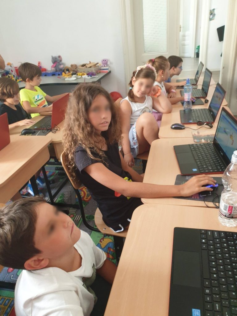 Curs programare pentru copii cu Iotesa Kids la Fritzi After School Timișoara - Jocul cu mâncare1