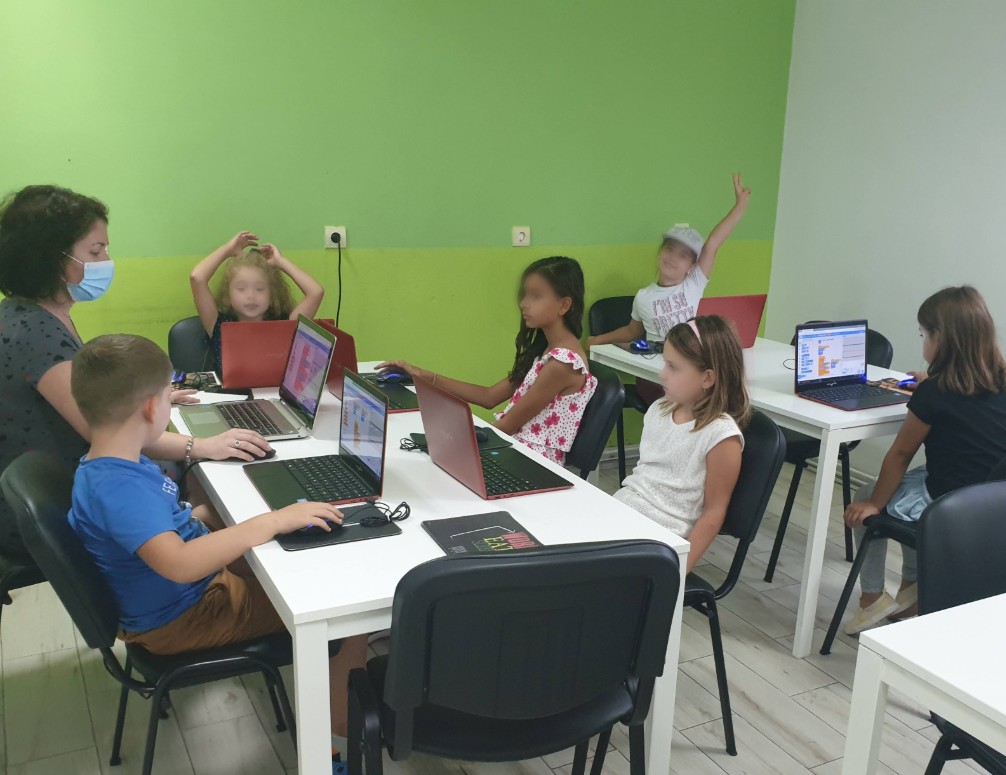 Curs de programare cu Iotesa Kids la Adventures After School Timișoara - Computerul și ajutoarele lui3