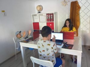 Curs de programare pentru copii cu Iotesa Kids la Afterschool Exploratorii Cunoașterii Timișoara - Jocul cu baloane4
