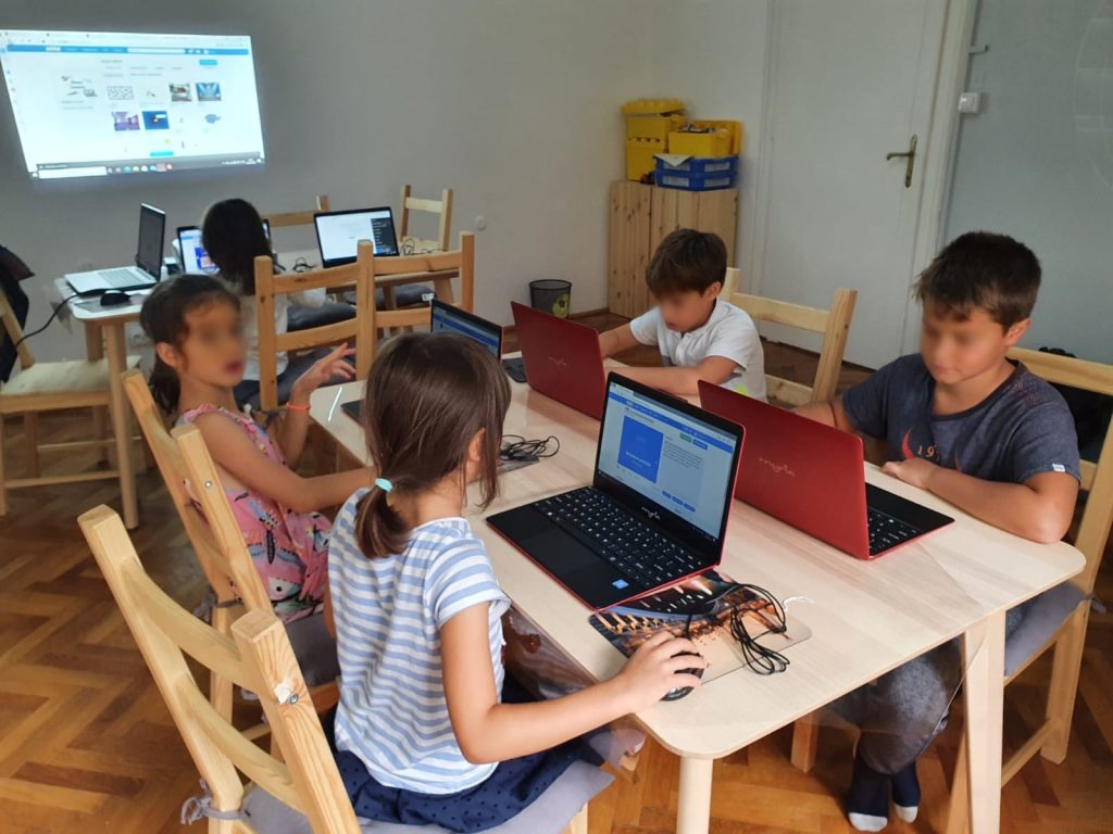 curs-programare-copii-demonstrativ-cu-iotesa-kids-la-cuib-after-school-timisoara3