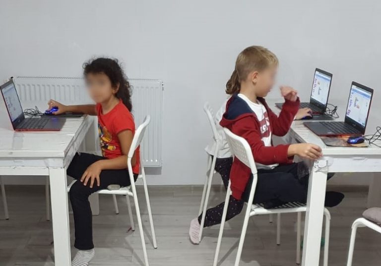 curs-de-programare-pentru-copii-cu-iotesa-kids-la-exploratorii-cunoasterii-timisoara-calculatorul-si-componentele-lui3